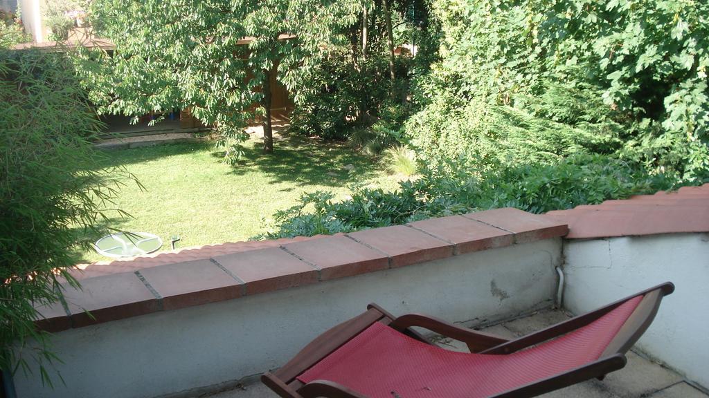 Le Murier Panzió Toulouse Szoba fotó